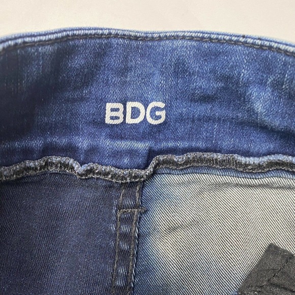 BDG Urban Outfitter Super High Rise Twig Ankle Blue Jean Size 27x29 Stretch - Picture 3 of 8